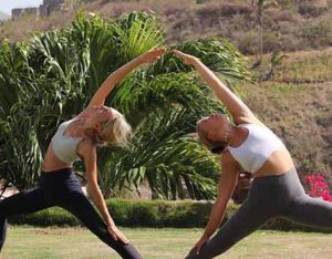 Alisha-and-Natasha bodyholiday